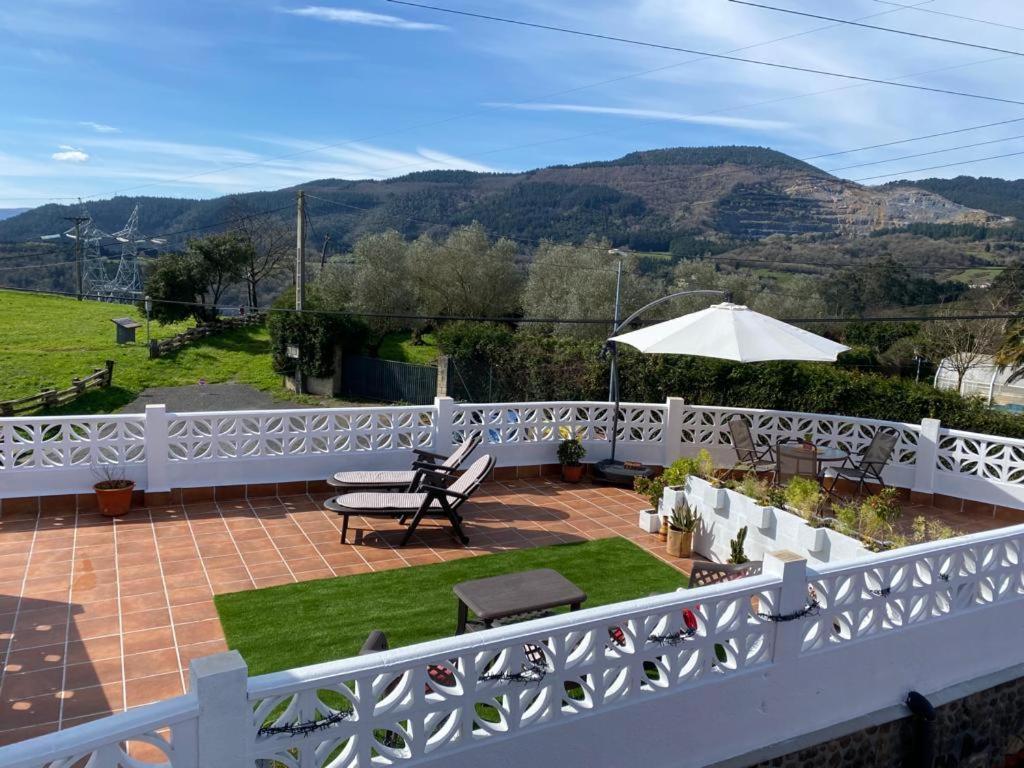 Apartament Bilbo Near Atico Rural Con Terraza Basauri Zewnętrze zdjęcie